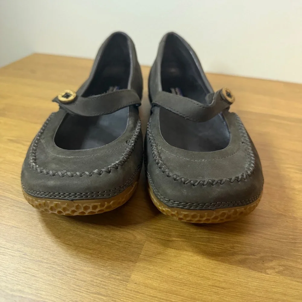 Patagonia Poppy Velvet Brown Leather Mary Jane Flats Skywalk Gum Sole Shoes 8.5